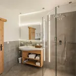 Loewen Chalet Seefeld in Tirol