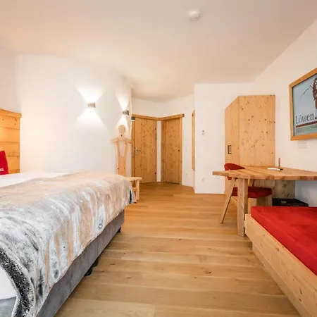 Loewen Chalet *