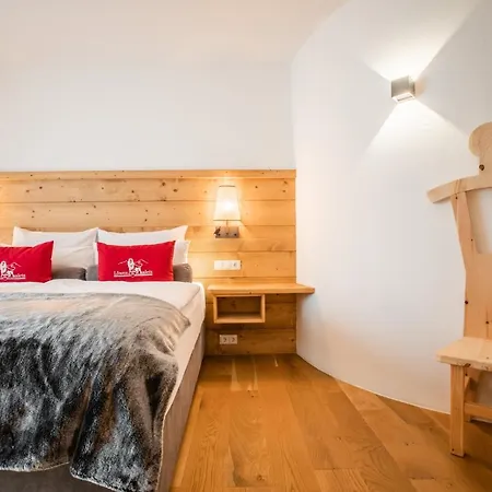Loewen Chalet Seefeld in Tirol