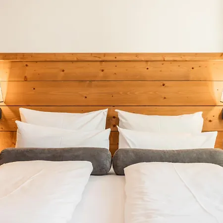 Loewen Seefeld in Tirol